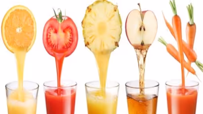 சத்துகள் எதில் அதிகம் இருக்கிறது? பழத்திலா? பழச்சாற்றிலா?