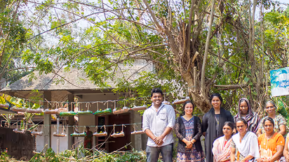 മാലിന്യങ്ങളില് നിന്ന് നാടിന് 'വെളിച്ചം പകരാന് ലൈറ്റ് ഇറ്റ് അപ്പ്' പദ്ധതിയുമായി യുവകൂട്ടായ്മ