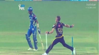 இல்லாத நோ பாலை நோ பால் என்று ப்ரீ ஹிட் கொடுத்த அம்பயர் மும்பை கொல்கத்தா போட்டியில் நடந்த கொடுமை