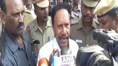 "அதிமுக கட்சிக்குள் பிளவு என்பதே இல்லை" - தம்பிதுரை காமெடி!!!