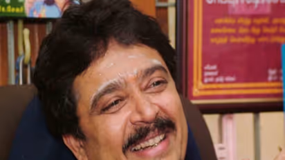 வேரோடு விழுந்த வியாபாரக் கூட்டணி... கிறிஸ்துமஸ் ட்ரீ குறித்து எஸ்.வி.சேகர் சர்ச்சை பேச்சு!