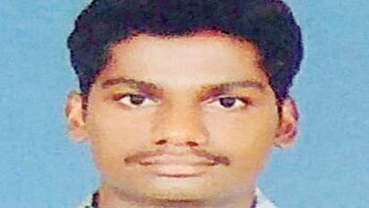 பைக் - கார் நேருக்கு நேர் மோதிக் கொண்டதில் இளைஞர் மரணம்; உறவினரின் துக்க நிகழ்ச்சிக்கு சென்றுவிட்டு வரும்போது நேர்ந்த சோகம்...