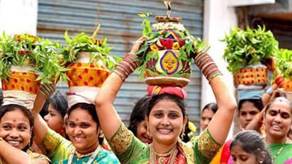 బోనాలపై కరోనా దెబ్బ: ఊరేగింపులు, పోతురాజుల నృత్యాలకు బ్రేకులు...?