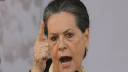 காங். எம்.எல்.ஏ.க்கள் 8 பேர் கட்சியிலிருந்து நீக்கம்… குஜராத் ராஜ்யசபா தேர்தலில் பாஜகவுக்கு வாக்களித்ததால் அதிரடி….