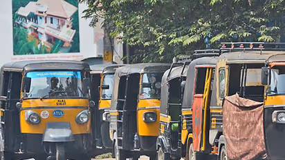 ಮೋದಿ ಸರ್ಕಾರಕ್ಕೆ 4 ವರ್ಷ : ಆಟೋ ಬಾಡಿಗೆ 1 ರು.