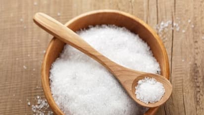 “உப்பை” இந்த இடத்தில் வைத்தால், செல்வம் கொட்டோ கொட்டுன்னு கொட்டுமாம்…