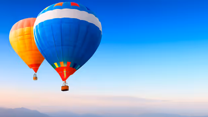 బెలూన్ లో చిక్కుకుపోయిన రైతు.. తాడు తెగడంతో రెండురోజులు గాలిలోనే...