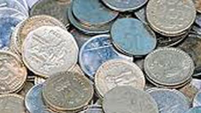 నోట్లు కాదని..కాయిన్స్ మాత్రమే దొంగిలించారు..!