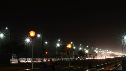 ಹುಬ್ಬಳ್ಳಿ-ಧಾರವಾಡದಲ್ಲಿ ಎಲ್ಇಡಿ ಬೀದಿ ದೀಪ ಬೆಳಗೊದು ಯಾವಾಗ?