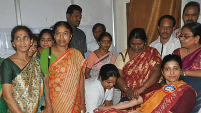 ఈ కలెక్టరమ్మ ఏం చేసినా సంచలనమే!