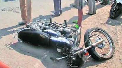 ಬೈಕ್ಗೆ ಕ್ಯಾಂಟರ್ ಡಿಕ್ಕಿ: ಶಿಕ್ಷಕ ಸಾವು