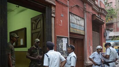 সোনা-নগদ লুটে নেতৃত্বে কলকাতা পুলিশের এসআই! গোয়েন্দাদের জালে ৩