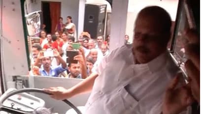 ബസ് ഡ്രൈവറുടെ വേഷത്തില്‍ പി സി ജോര്‍ജ്ജ്