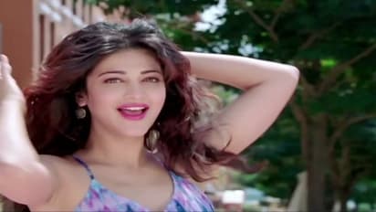 தொடர் வெற்றி..."பாராட்டு மழையில் நனையும் ஸ்ருதிஹாசன்"...