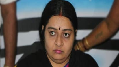 படத்தைப் பார்த்துக்கூட பயப்படுகிறார்கள்! ஸ்டாலினைக் கலாய்க்கும் ஜெ.தீபா!