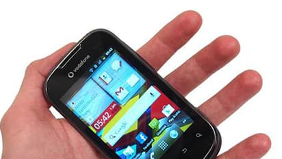 ನೀವೂ ಸಣ್ಣ ಸ್ಕ್ರೀನ್`ನ ಮೊಬೈಲ್ ಬಳಸುತ್ತಿದ್ದೀರಾ..? ಹಾಗಾದರೆ ಕಾದಿದೆ ಅಪಾಯ