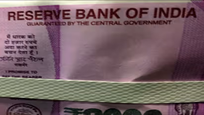 Bills of ₹ 2,000 worth ₹ 8 lakhs seized from beedi dealer