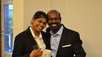 ഡോക്ടറേറ്റ് വേളയില് പട്ടിണിക്കാലത്ത് സഹായിച്ച നല്ല മനുഷ്യരെ ഓര്ത്ത് മലയാളി യുവതിയുടെ കണ്ണുനനയിക്കുന്ന പോസ്റ്റ്