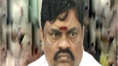 நடிகர்கள் கட்சியெல்லாம் தீபாவளி ரீலீஸ் படம் மாதிரி… ஒரு 2 மாசம் ஓடும் அவ்வளவுதான்…. அதிரடி ராஜேந்திர பாலாஜி!