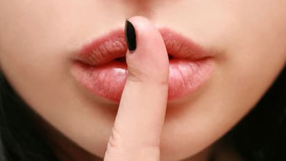 സ്ത്രീകള് ആനന്ദത്തില് നിന്ന് മുറിച്ചു മാറ്റപ്പെട്ടത് എങ്ങനെ?