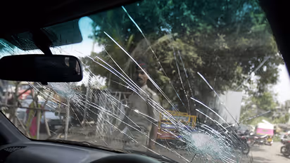 ಕಾರಿನ ಸುರಕ್ಷತೆಗೆ ಹೊಸ ನಿಯಮ, ISI ಗಾಜು ಕಡ್ಡಾಯ!