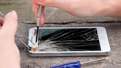 Samsung lets you replace broken screens at Rs 990