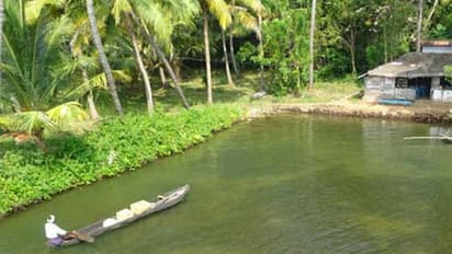 Munroe islands: Sinking land or rising sea?