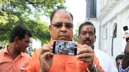 ஜெ., சிகிச்சை வீடியோவை தினகரன் தான் வெற்றிவேலிடம் வெளியிட சொன்னார்!! உண்மையை உடைத்த தினகரன் ஆதரவாளர்