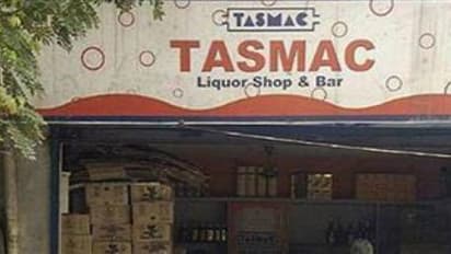 கொள்ளை போன 8 லட்சத்தில் 4 லட்சம் இருக்கு; மீதி 4 லட்சம்? அதாங்க இது; போலீசையே குழப்பிய சாராயக்கடை ஊழியர்கள்…