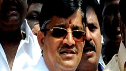 மக்களைச் சந்திக்காமல் தலைவர்களை சந்திப்பதா? கமலை கலாய்க்கும் மைத்ரேயன்