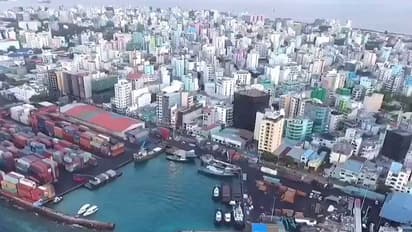 మాల్దీవుల్లో హైదరాబాద్ విద్యార్థుల అవస్థలు