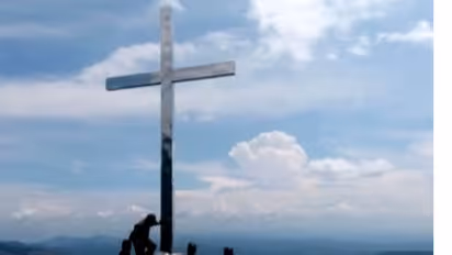 സുര്യനെല്ലിയില് കയ്യേറ്റ ഭൂമിയില് സ്ഥാപിച്ച കുരിശ് നീക്കേണ്ടെന്ന് കളക്ടര്