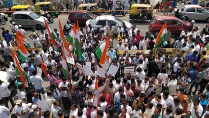 ಕಾಂಗ್ರೆಸ್ ಜನಾಶೀರ್ವಾದ ಯಾತ್ರೆ ವೇಳೆ ಉರಳಿ ಬಿದ್ದ ಕಟೌಟ್’ಗಳು