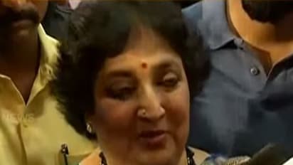 ரஜினி அரசியலுக்கு வந்தால் நல்லது மட்டுமே செய்வார்; சர்டிபிகேட் கொடுக்கும் லதா ரஜினிகாந்த்!