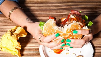 ಇದನ್ನು ಓದಿದ್ರೆ ಇನ್ನು ನೀವು ಜಂಕ್ ಫುಡ್ ಮುಟ್ಟೋಲ್ಲ!