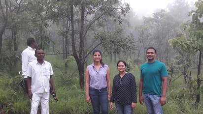 అడవుల్లో ఇద్దరు కలెక్టరమ్మల హల్ చల్ (వీడియో)