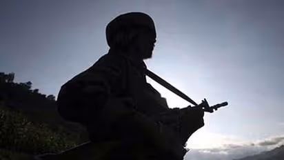 Pakistan violates ceasefire along LoC for 8th time in 3 days, Army major injured