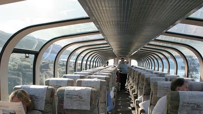 ഗ്ലാസിൽ തീർത്ത മേൽക്കൂരയുള്ള കോച്ചുമായി ഇന്ത്യൻ റെയിൽവെ