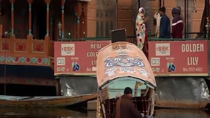 Winter chill grips Srinagar at -2 degrees Celsius; Tourists flock to enjoy snowy landscapes