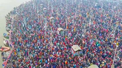 Devotees take holy dip in Maha Kumbh (Photo/ANI)