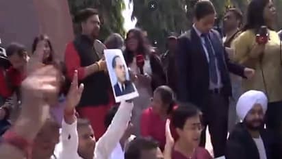 AAP MLAs protest at Delhi Assembly (Photo/ANI)