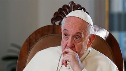 വത്തിക്കാനിൽ നിന്ന് ആശ്വാസ വാർത്ത, ഓക്സിജൻ മാസ്കില്ലാതെ ശ്വസിച്ച് മാർപാപ്പ; ആരോഗ്യനിലയിൽ പുരോഗതി