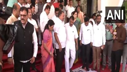 Mahayuti leaders protesting against SP MLA Abu Azmi (Photo/ANI)