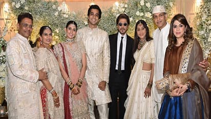 Shah Rukh Khan at Ashutosh Gowariker's son Konark Gowariker and Niyati Kanakia wedding( Ashutosh Gowariker's team)