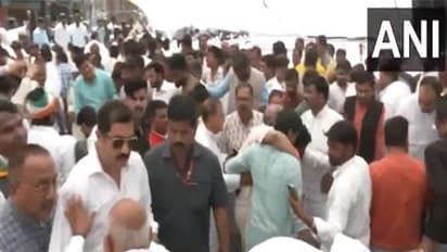 Congress leaders and workers at Bhopal (Photo/ANI)