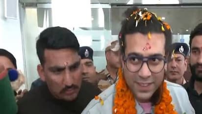 Jubin Nautiyal receives grand welcome at Dehradun airport after his big IIFA win