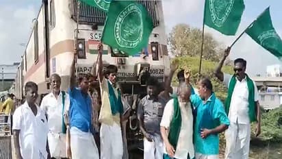 Farmers in Tamil Nadu protest (Photo/ANI)