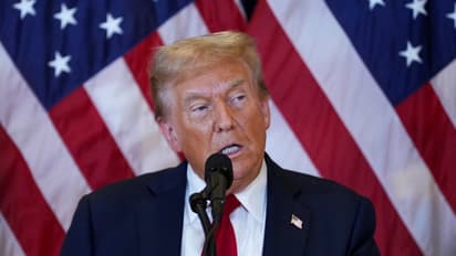 ആശങ്ക ഒഴിയാതെ യുഎസ് ഓഹരി വിപണി; പ്രധാന സൂചികകൾ വീണ്ടും താഴേക്ക്, ചൈനക്കെതിരെ തീരുവ 145 ശതമാനമെന്ന് വൈറ്റ് ഹൗസ്