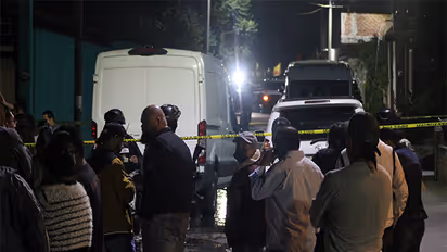 US: 3 dead, 15 injured in New Mexico mass shooting (WATCH)