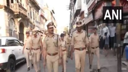 Nagpur Police conducts flag march (Photo/ANI)